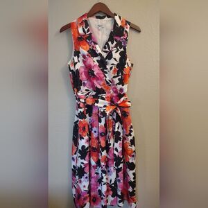 Nicci Gorgeous Floral Fit And Flare Sleeveless Collared Dress Size 8